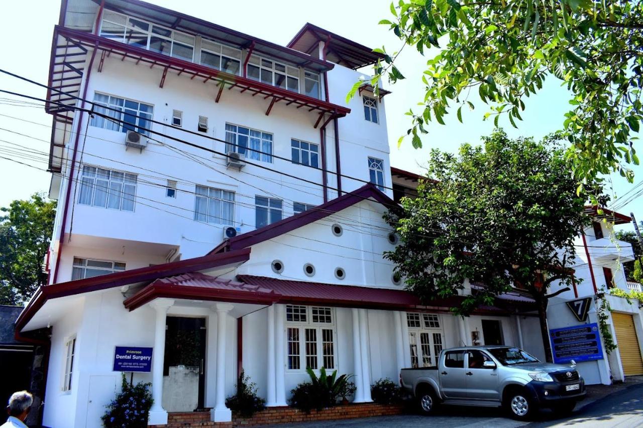 Smile Hub Kandy -Youth Hostel- 외부 사진